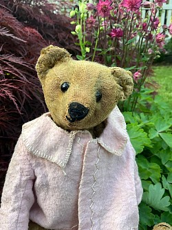 11” antique bear in early pink coat